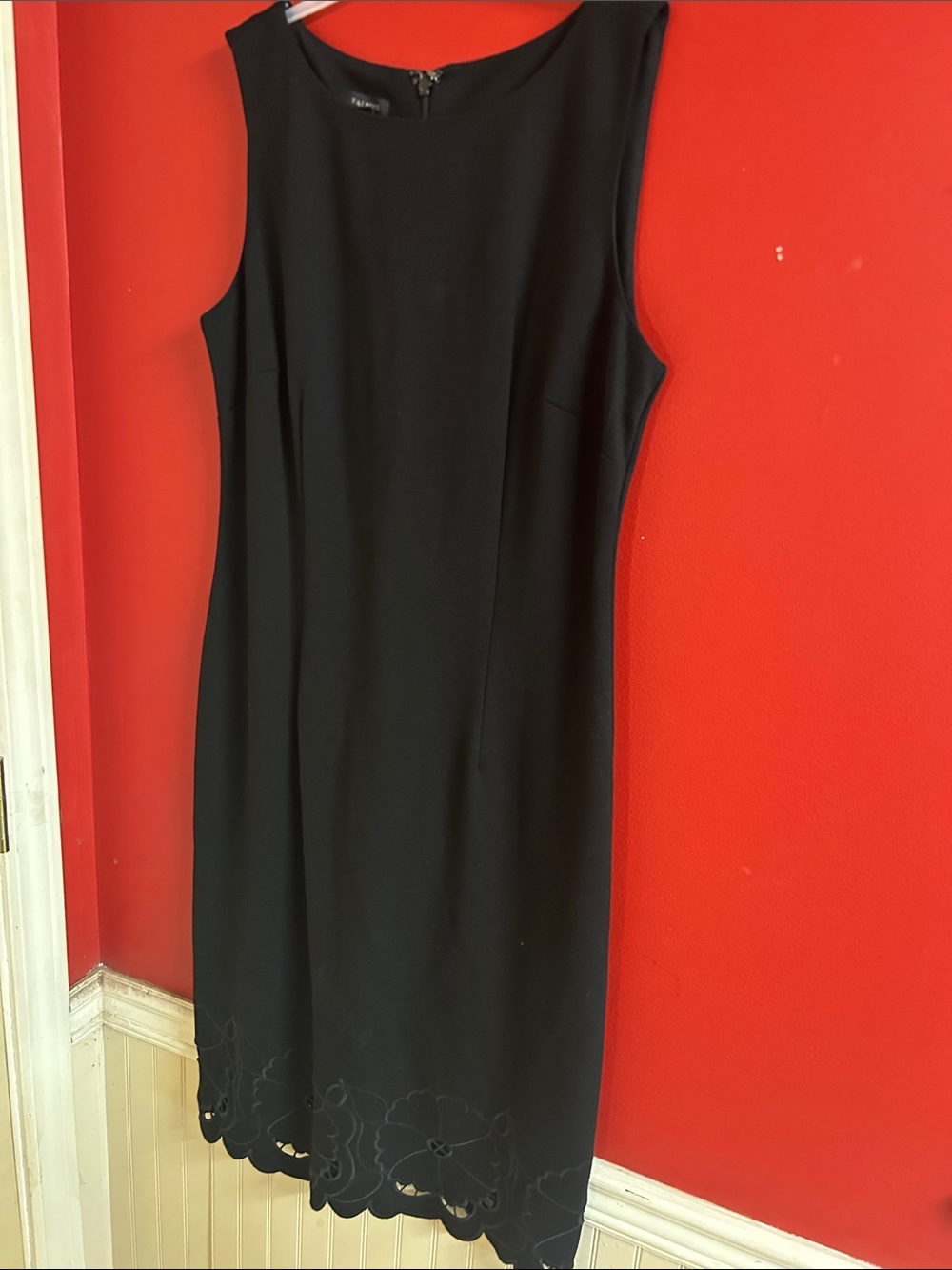 Talbots Black Sleeveless Midi Dress with Scalloped Floral Hem size 2